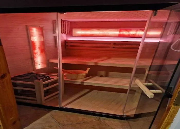 With Private Sauna And Garden *
